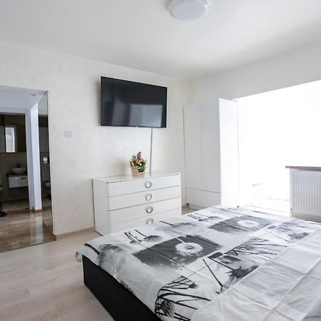 Apartament Central Тыргу-Жиу Экстерьер фото
